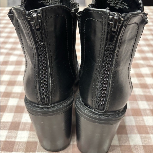 EUC STEVE MADDEN GIRL KAT BOOTIE
Size:6 - Picture 5 of 8